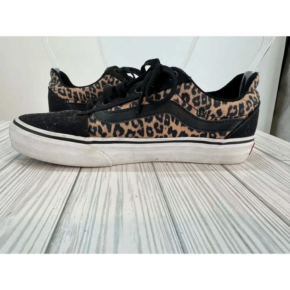 Vans Low‎ Top Black and Leopard Print Suede Skate Shoes Sneakers Women's 7.5